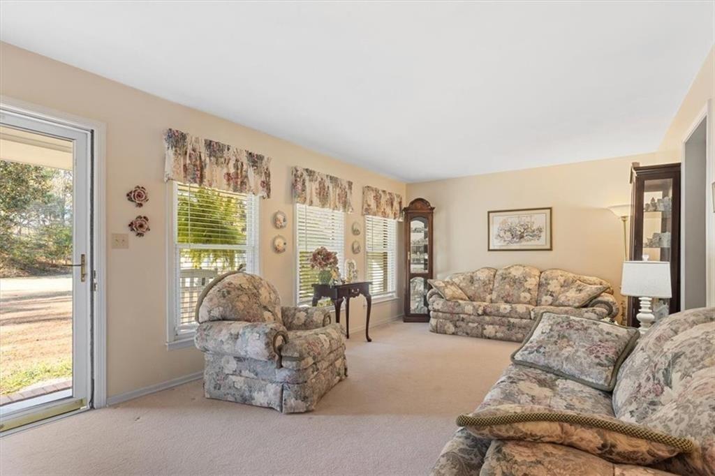 13355 Holly Road Roswell, GA 30075 - Photo 15 of 42