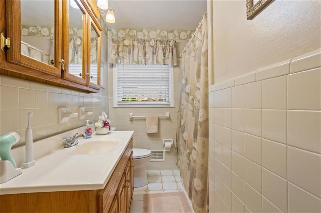 13355 Holly Road Roswell, GA 30075 - Photo 25 of 42