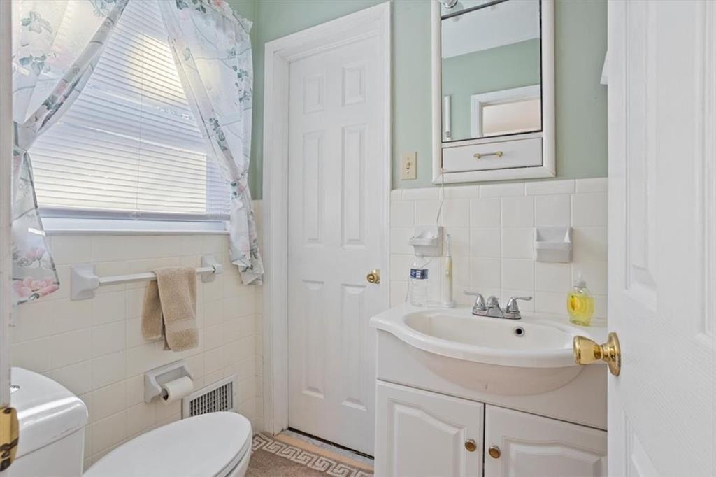 13355 Holly Road Roswell, GA 30075 - Photo 28 of 42