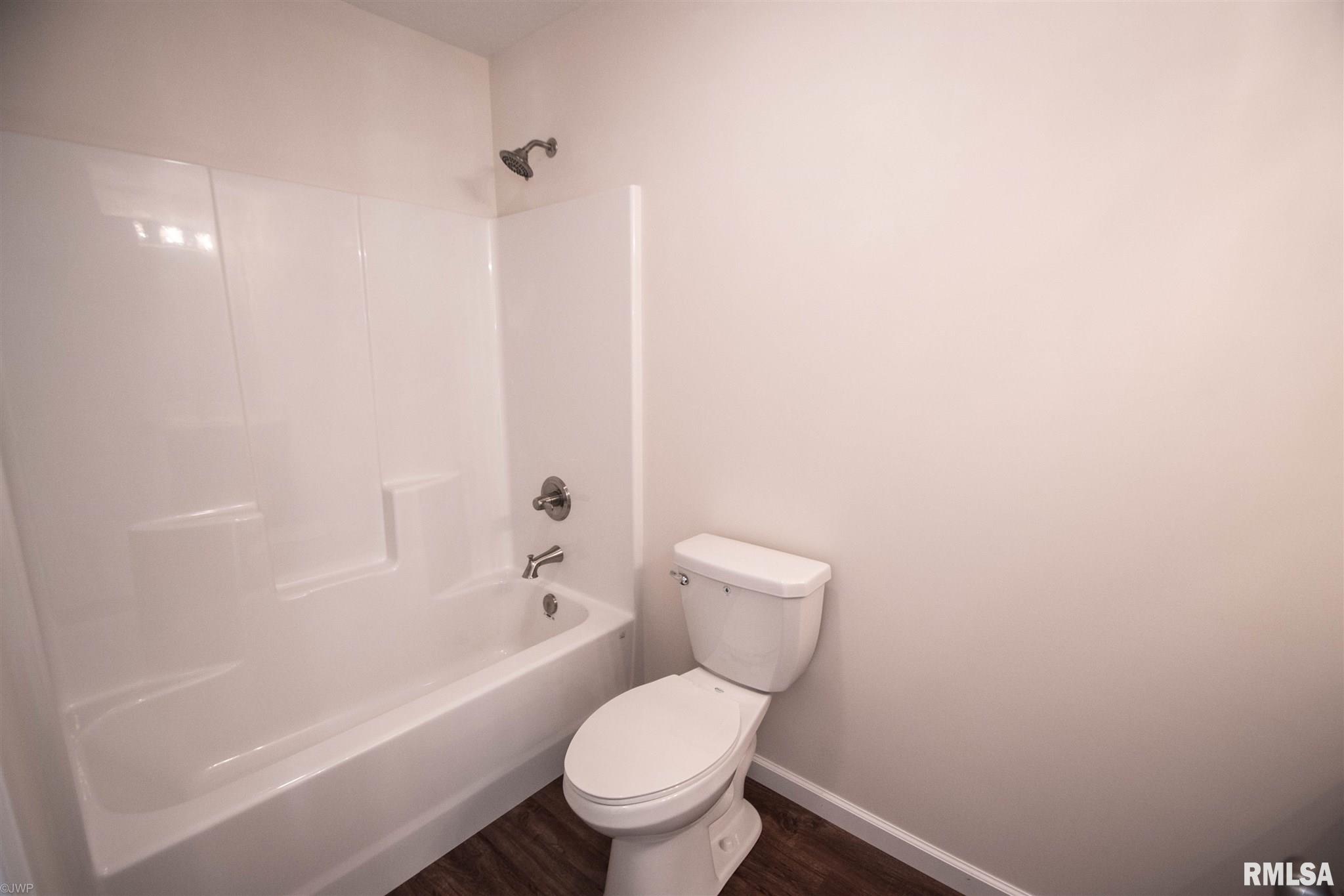 1239 Waverly Road Davenport, IA 52804 - Photo 14 of 27 Gallery Image 14