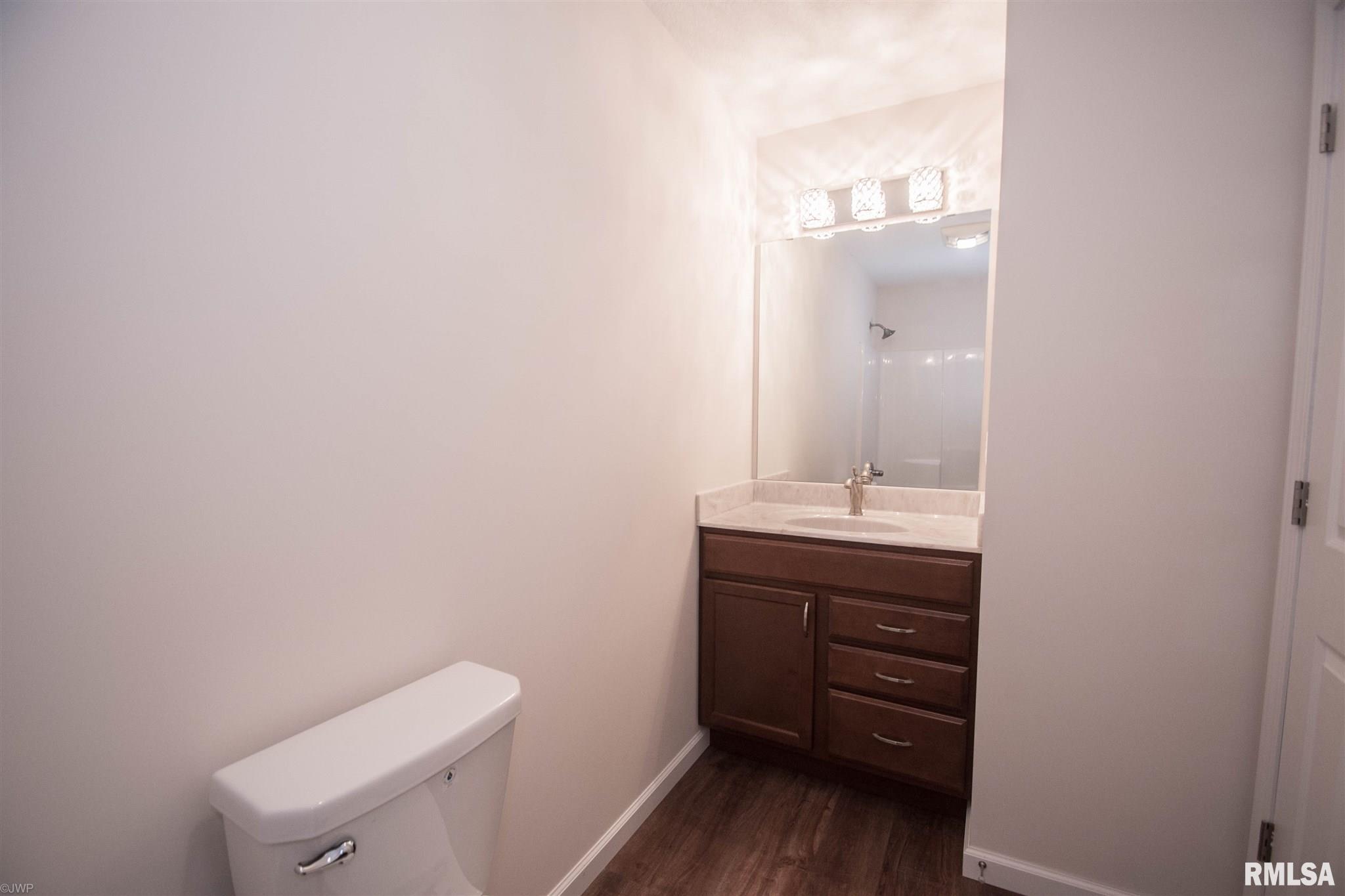 1239 Waverly Road Davenport, IA 52804 - Photo 15 of 27 Gallery Image 15