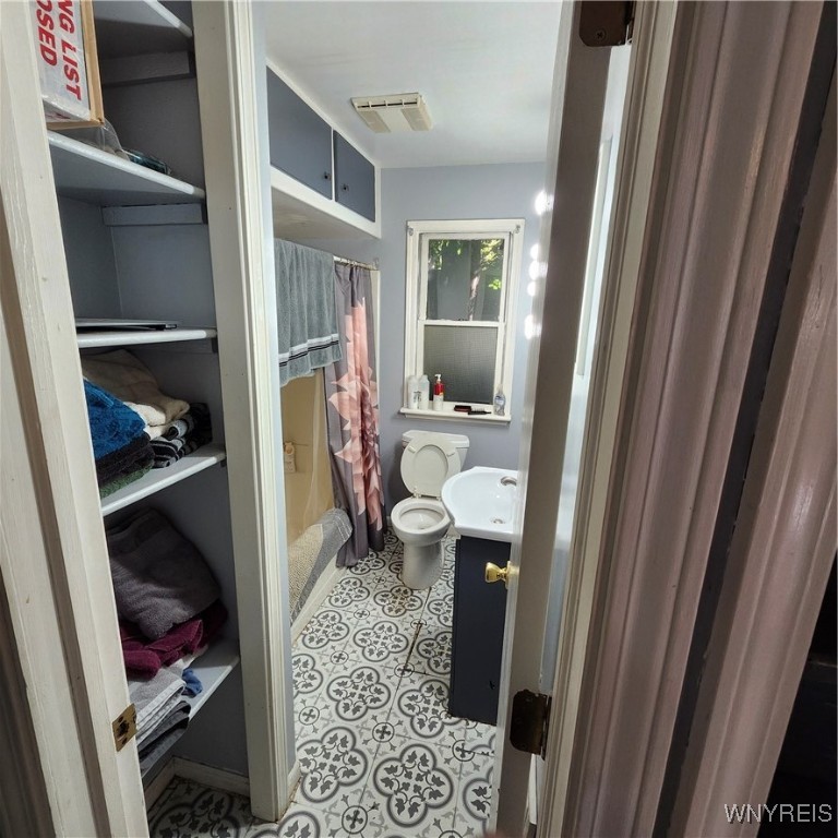 166 Cabot Road Greece, NY 14626 - Photo 14 of 32