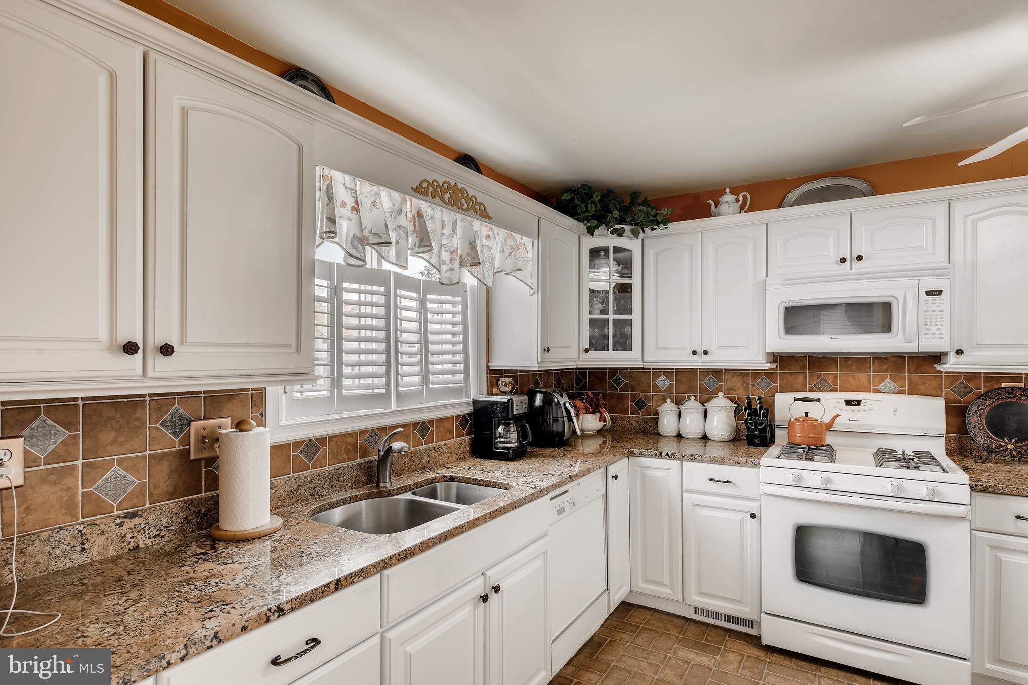 24 Avenal Road Baltimore, MD 21221 - Photo 3 of 26