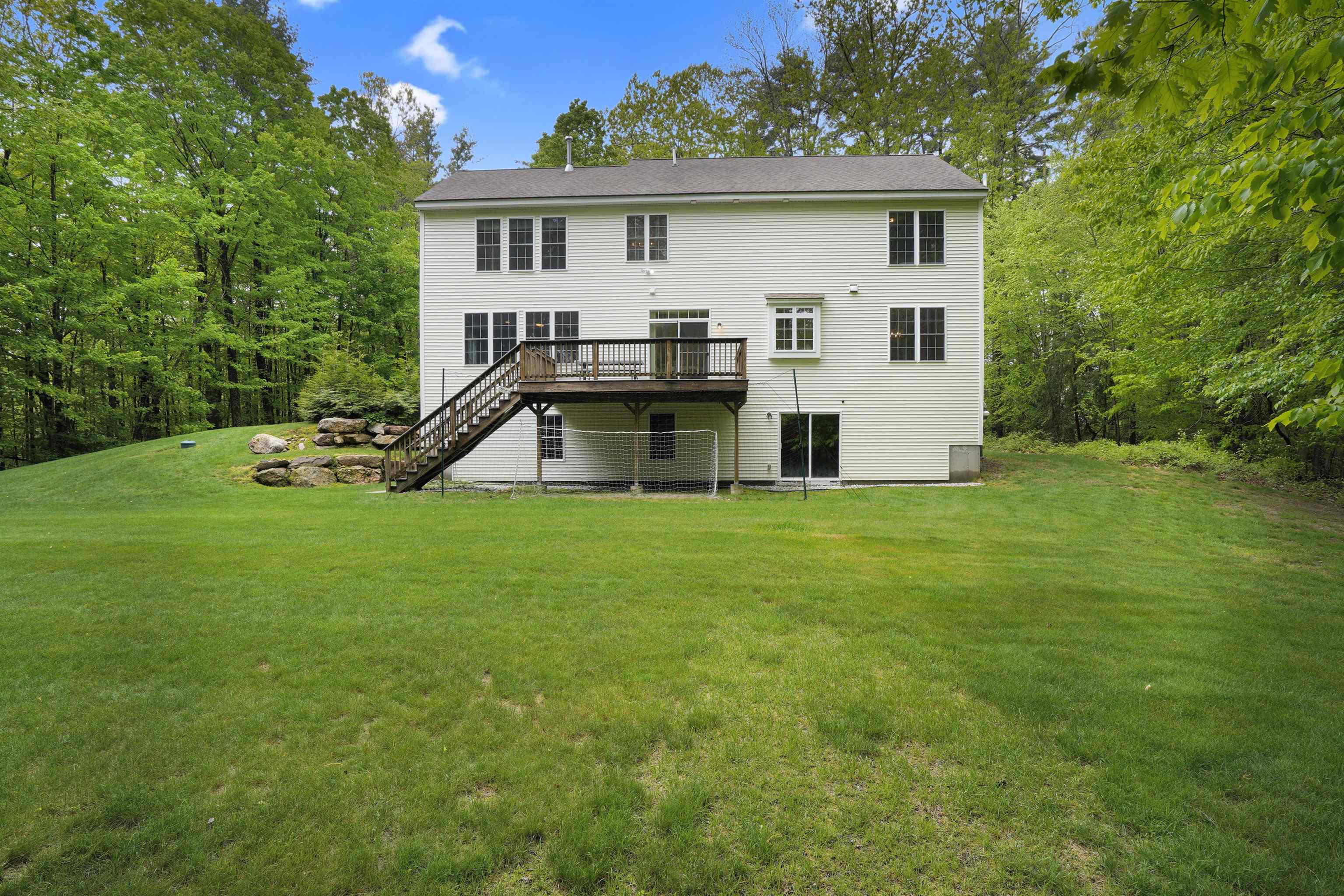 11 Barr Farm Road Bedford, NH 03110 - Photo 2 of 40