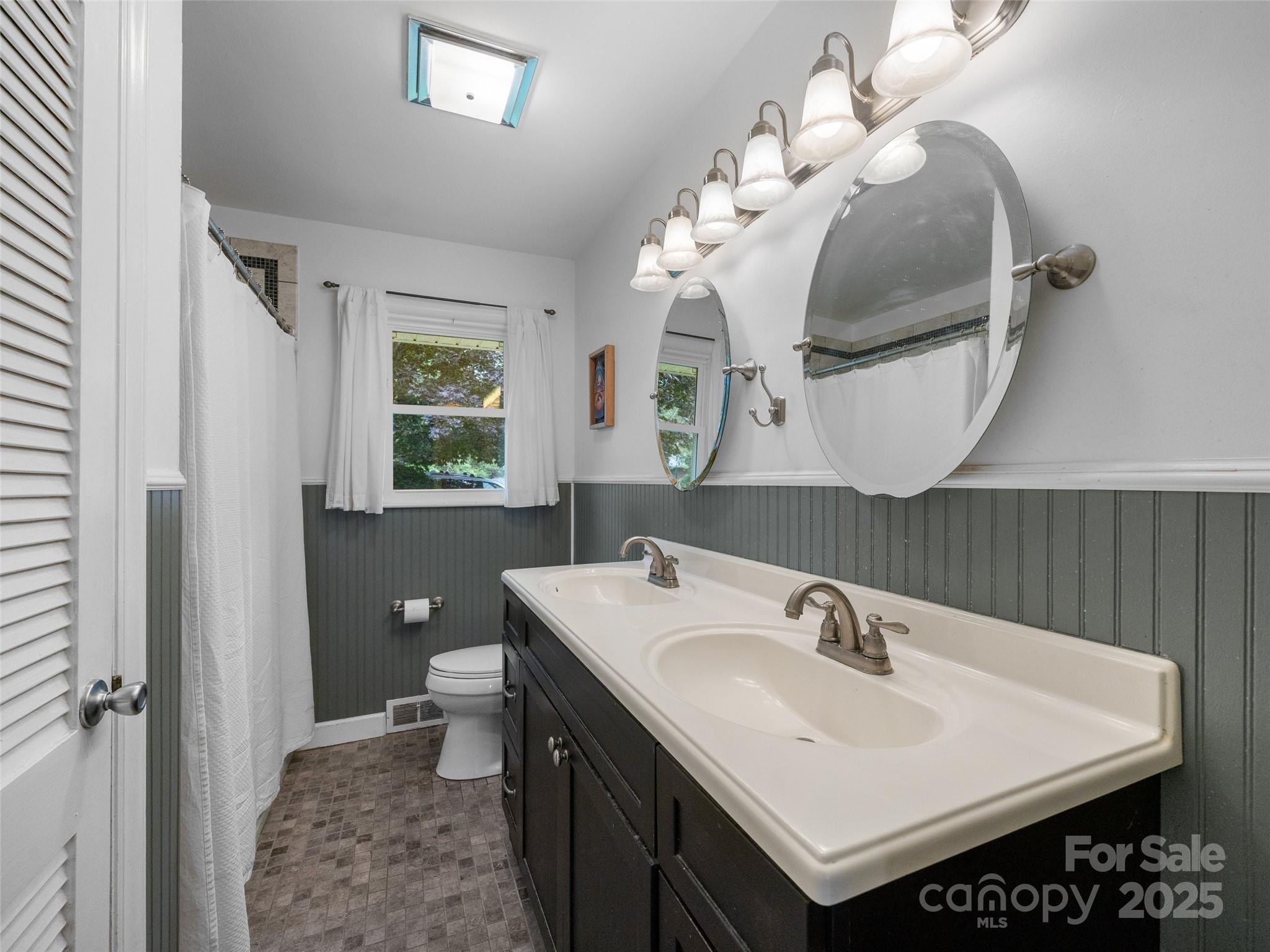 107 Edgehill Road Hendersonville, NC 28739 - Photo 36 of 48 Gallery Image 36