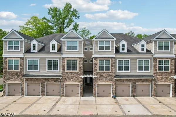 $574,900 | 605 Lopez Lane, Morris Plains, NJ 07950