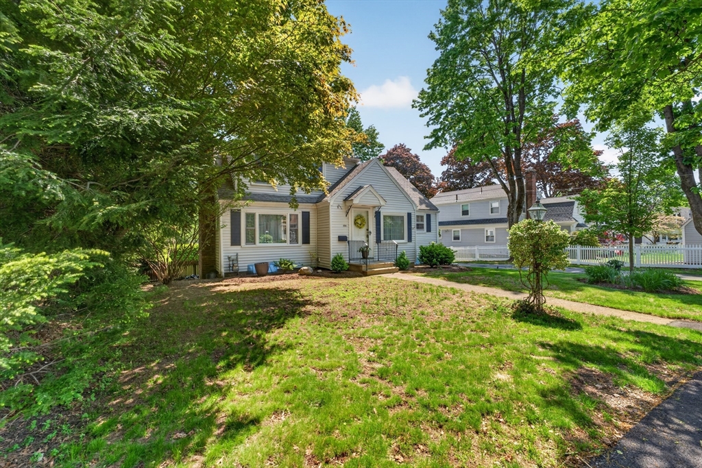 490 Webster Street Needham, MA 02494 - Photo 3 of 37