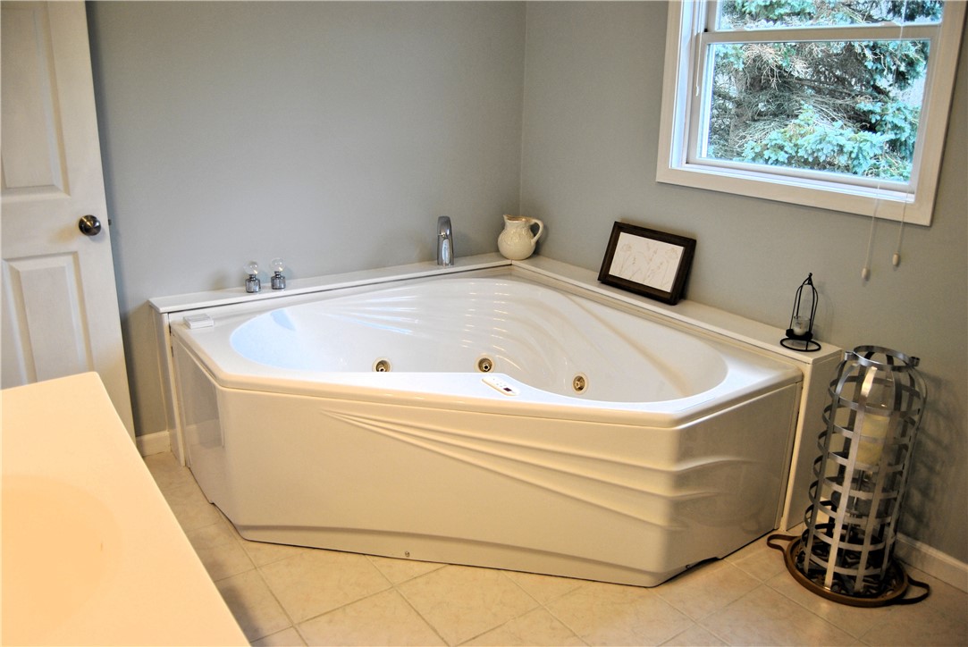 9555 Us Route Hemlock, NY 14466 - Photo 16 of 37 Oversized soaking tub