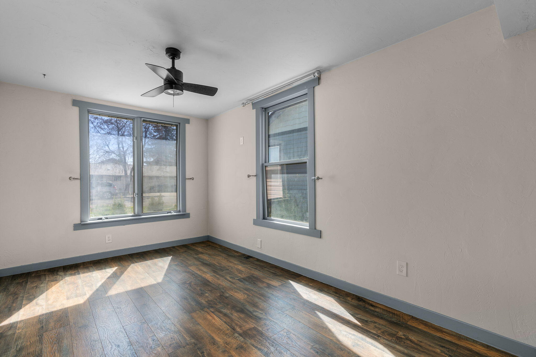 227 Southwest 11th Street Redmond, OR 97756 - Photo 16 of 25 2024_05_03_227_sw_11th_st_rdm-20