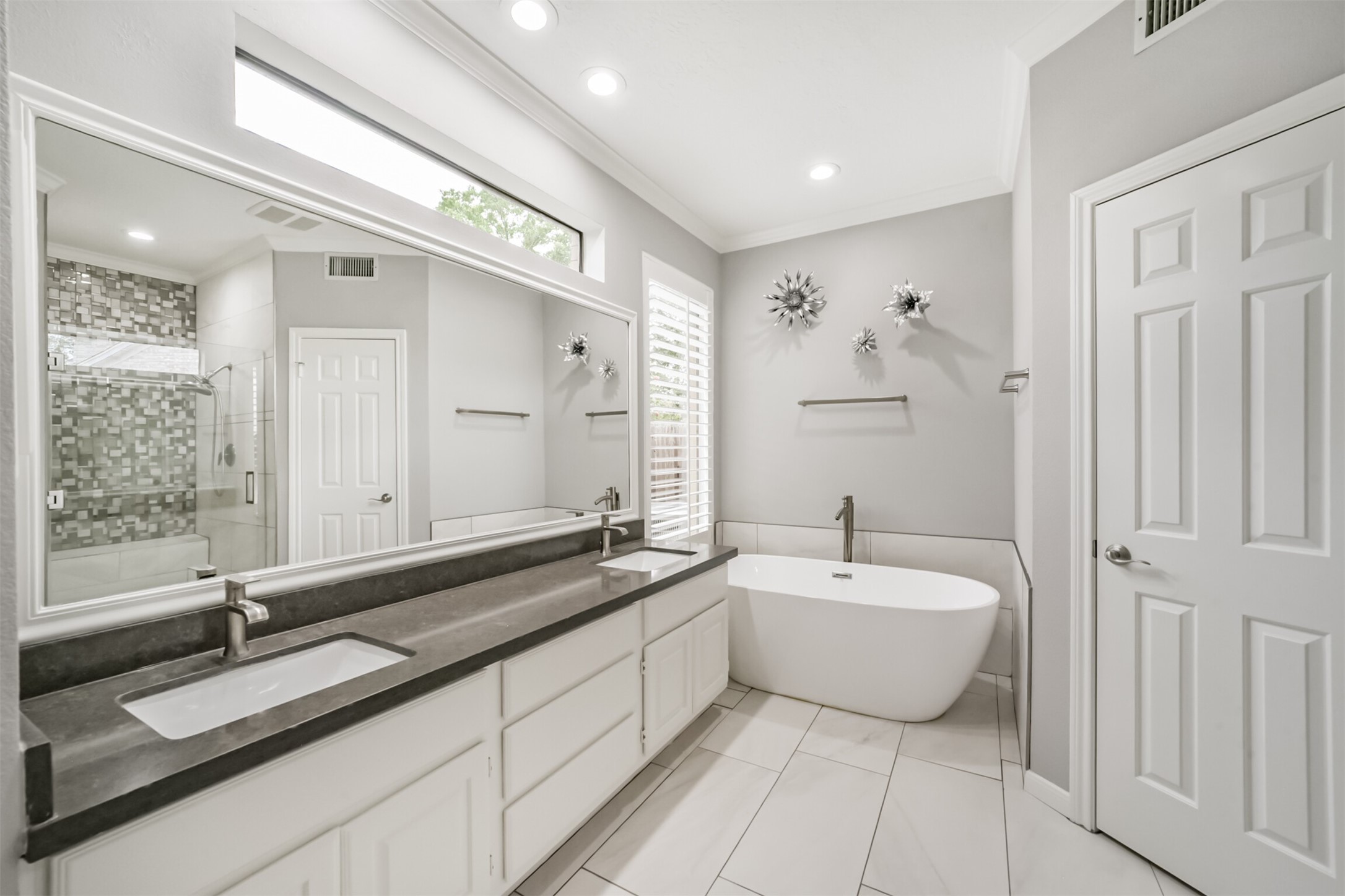 2214 Cherrytree Ridge Lane Houston, TX 77062 - Photo 28 of 45 Primary Ensuite Bathroom