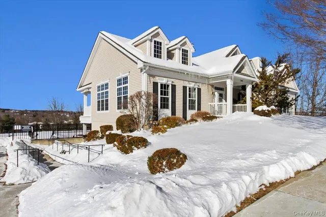 $425,000 | 612 Saratoga Lane, Fishkill, NY 12524