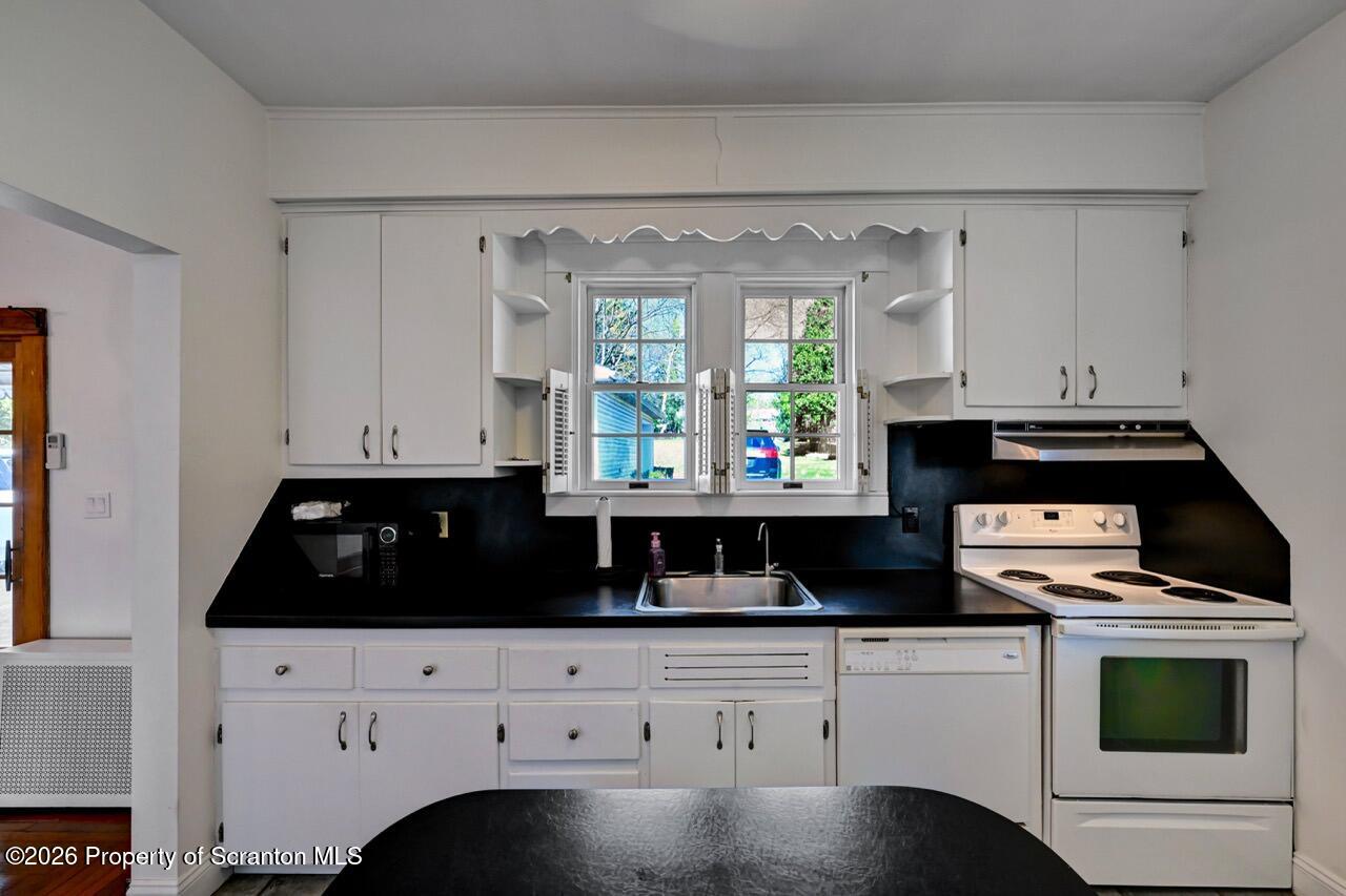 413 Rear Main Street Dickson City, PA 18519 - Photo 16 of 41 Kitchen