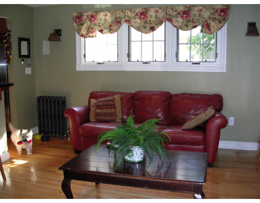 20 Elmwood Road Wellesley, MA 02481 - Photo 8 of 13