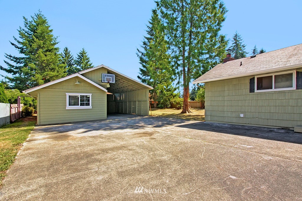 6909 Morgan Road Everett, WA 98203 - Photo 2 of 18