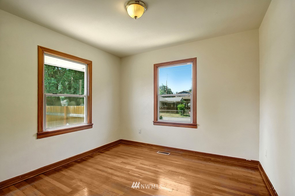 6909 Morgan Road Everett, WA 98203 - Photo 15 of 18