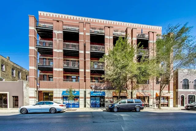 $3,700 | 2222 West Belmont Avenue, Unit 401, Chicago, IL 60618