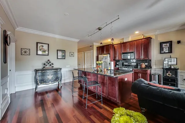 $3,700 | 2222 West Belmont Avenue, Unit 401, Chicago, IL 60618