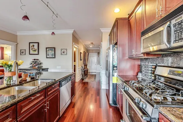 $3,700 | 2222 West Belmont Avenue, Unit 401, Chicago, IL 60618