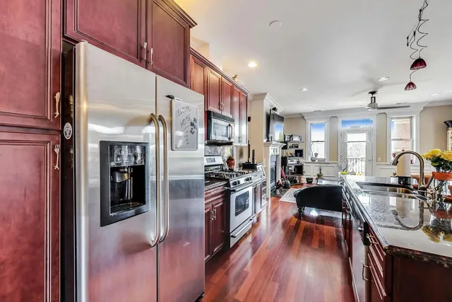 $3,700 | 2222 West Belmont Avenue, Unit 401, Chicago, IL 60618