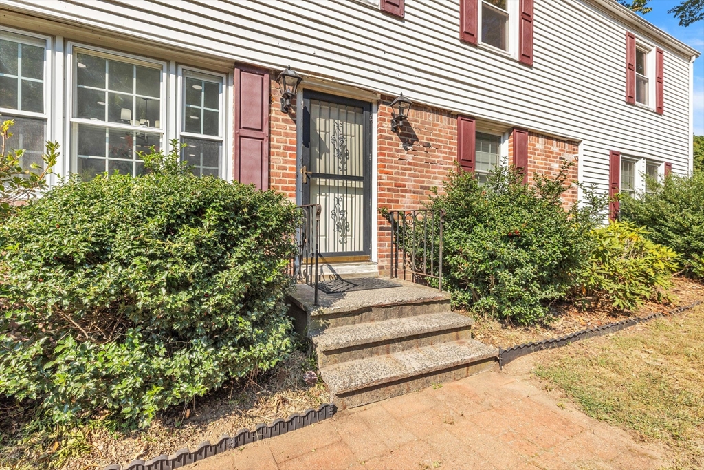 750 Wilbraham Road Springfield, MA 01109 - Photo 2 of 40 Gallery Image 2
