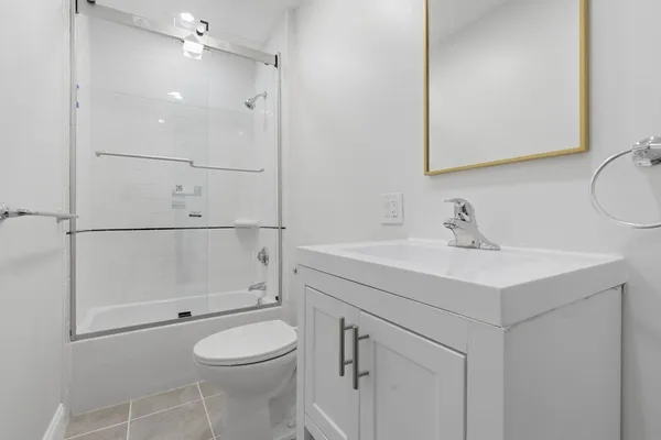 $3,900 | 151 L Street, Unit 1, Boston, MA 02127