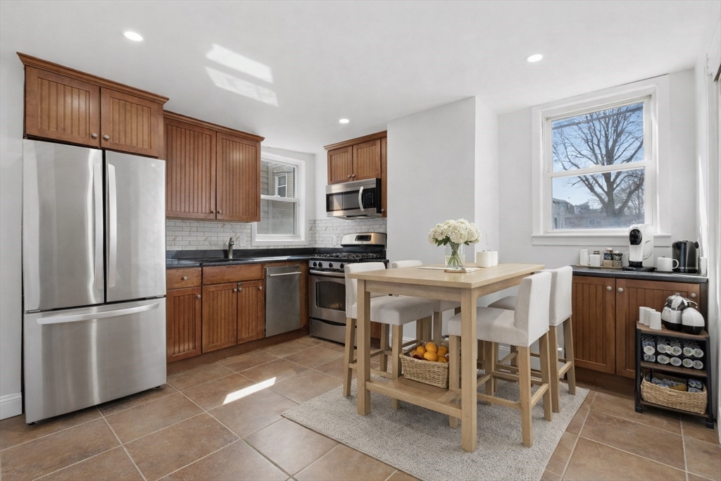 151 L Street, Unit 1 Boston, MA 02127 - Photo 5 of 19