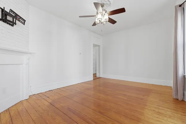 $3,900 | 151 L Street, Unit 1, Boston, MA 02127