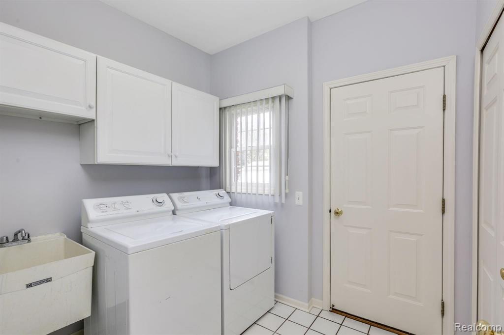 1110 Vernier Road Grosse Pointe Woods, MI 48236 - Photo 13 of 33