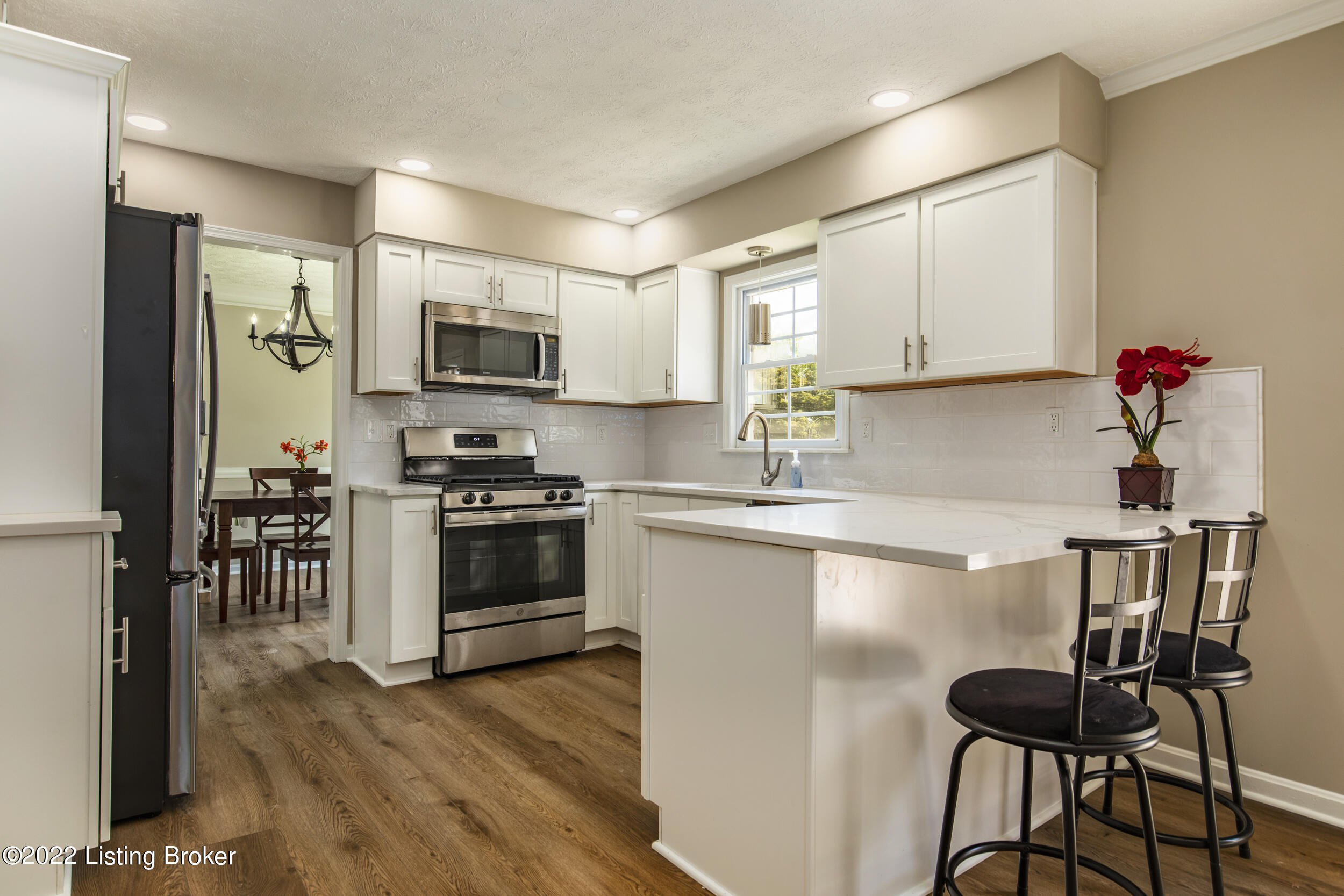 1006 Chesham Road Louisville, KY 40207 - Photo 12 of 42 12-kitchen