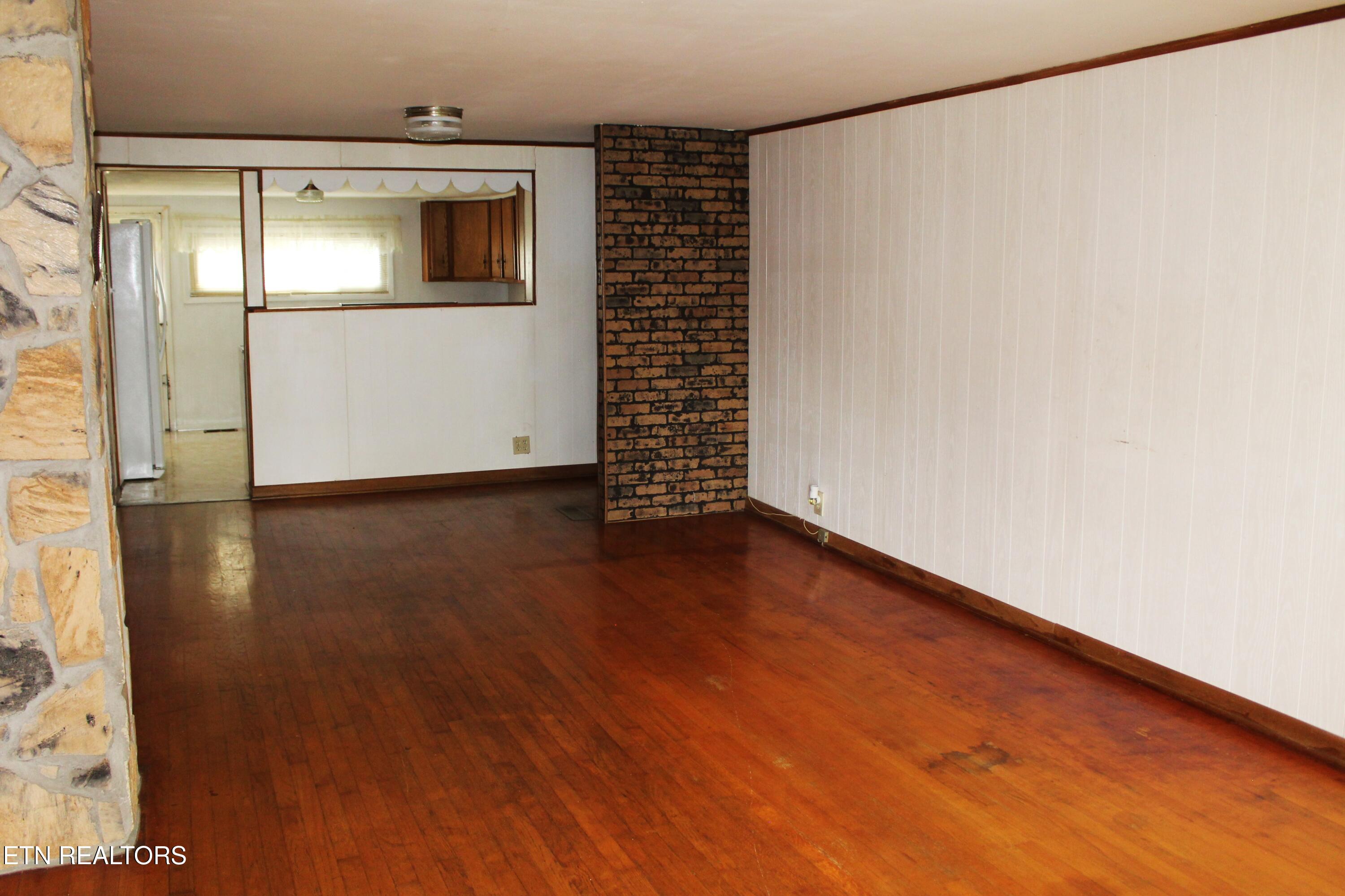 1507 Paris Road Knoxville, TN 37912 - Photo 15 of 29 IMG_5337