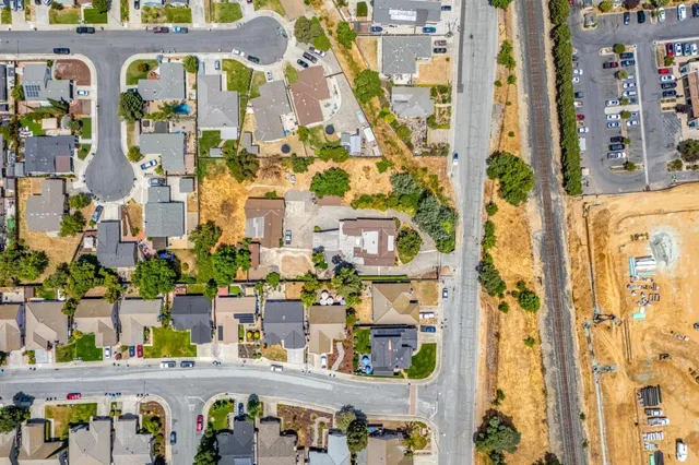 a picture of a street