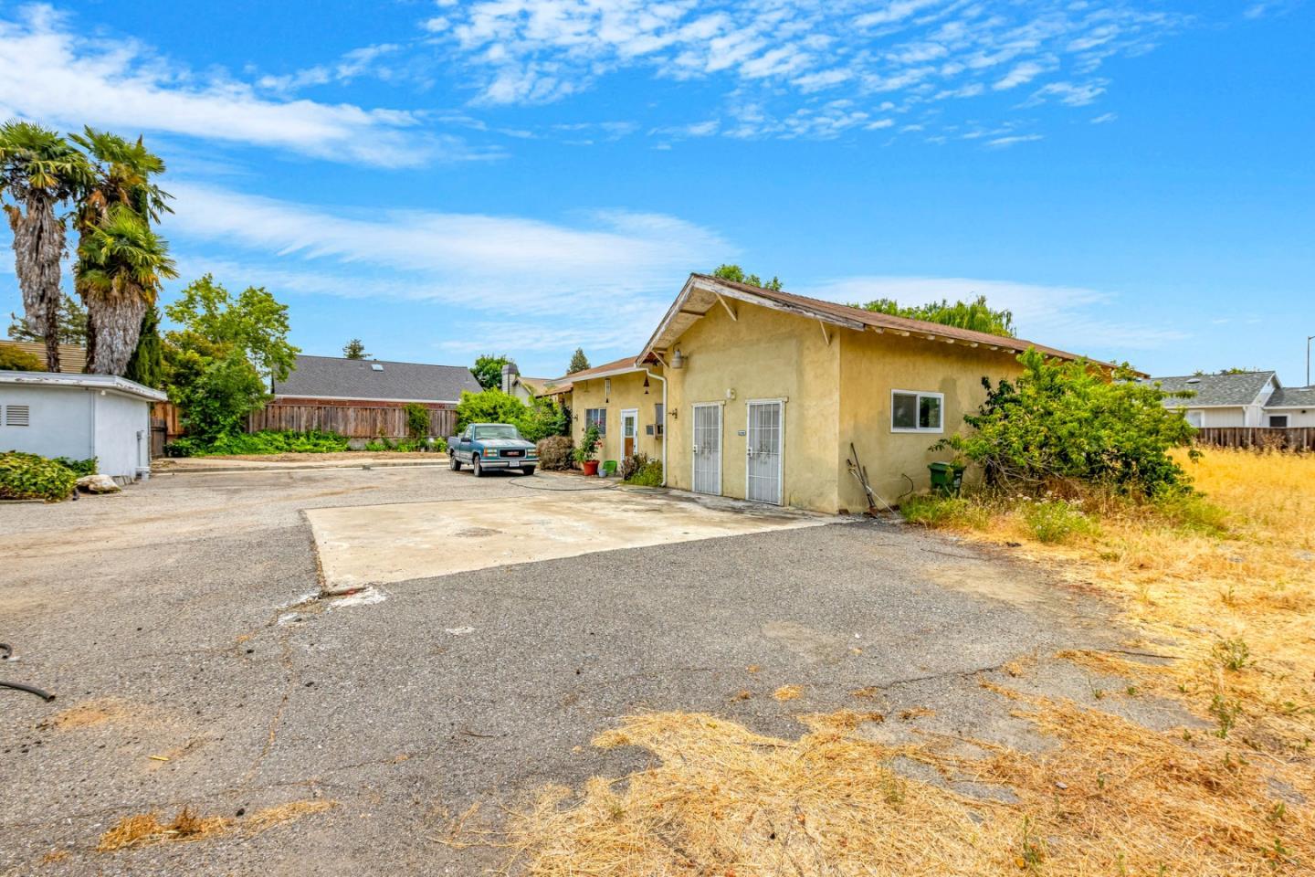 18455 Old Monterey Road Morgan Hill, CA 95037 - Photo 8 of 26 a view of a house with a patio