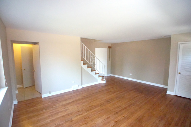 2022 Maple Avenue Northbrook, IL 60062 - Photo 2 of 15