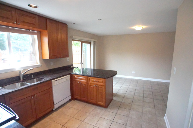 2022 Maple Avenue Northbrook, IL 60062 - Photo 11 of 15