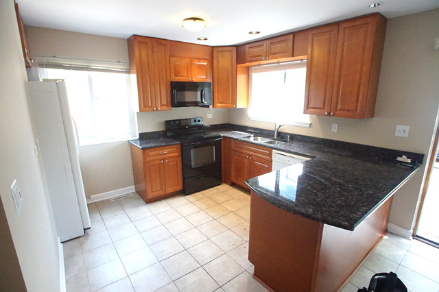 2022 Maple Avenue Northbrook, IL 60062 - Photo 10 of 15