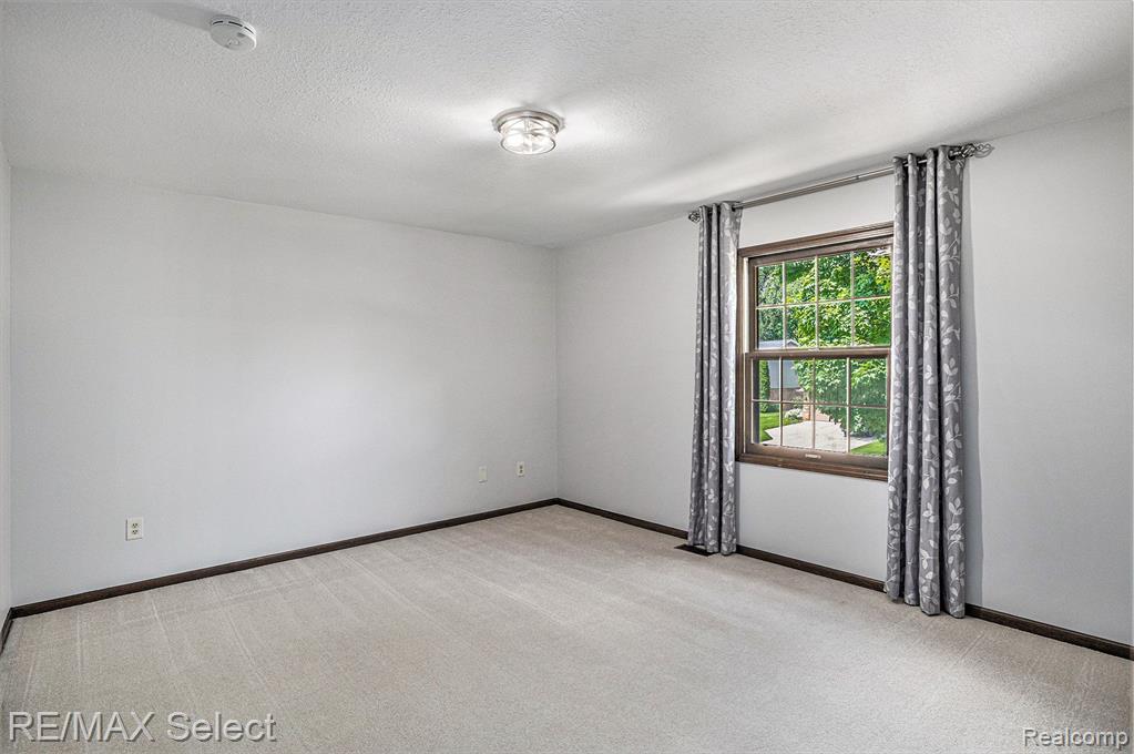 1528 Kings Bridge Road Grand Blanc, MI 48439 - Photo 29 of 46 Gallery Image 29