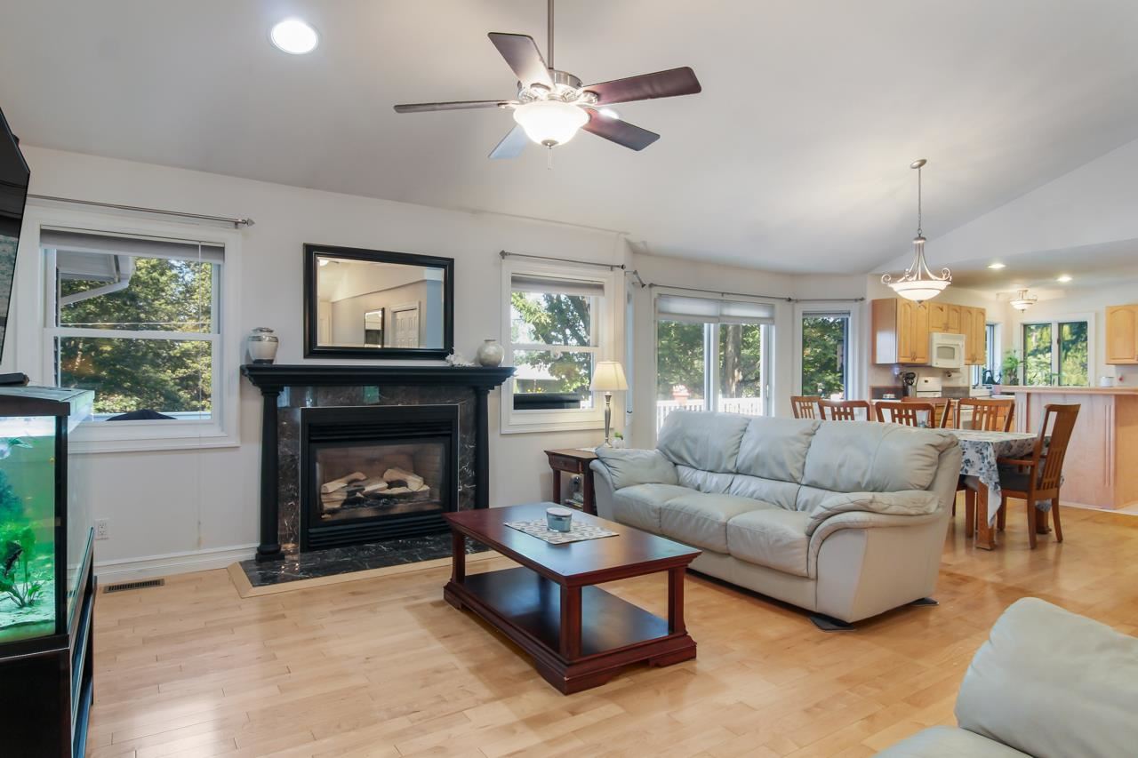 3833 Zimmerman Road Traverse City, MI 49685 - Photo 4 of 41 1892037-3.JPG