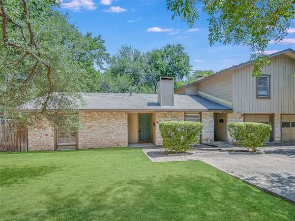 $1,995 | 6407 Shadow Valley Drive, Unit B, Austin, TX 78731