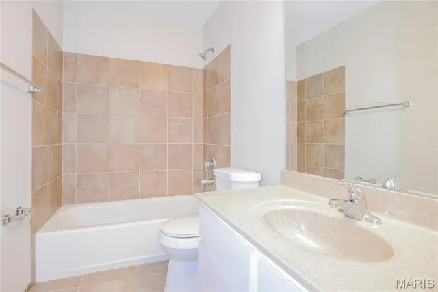 $1,895 | 14375 Jamestown Bay Drive, Florissant, MO 63034