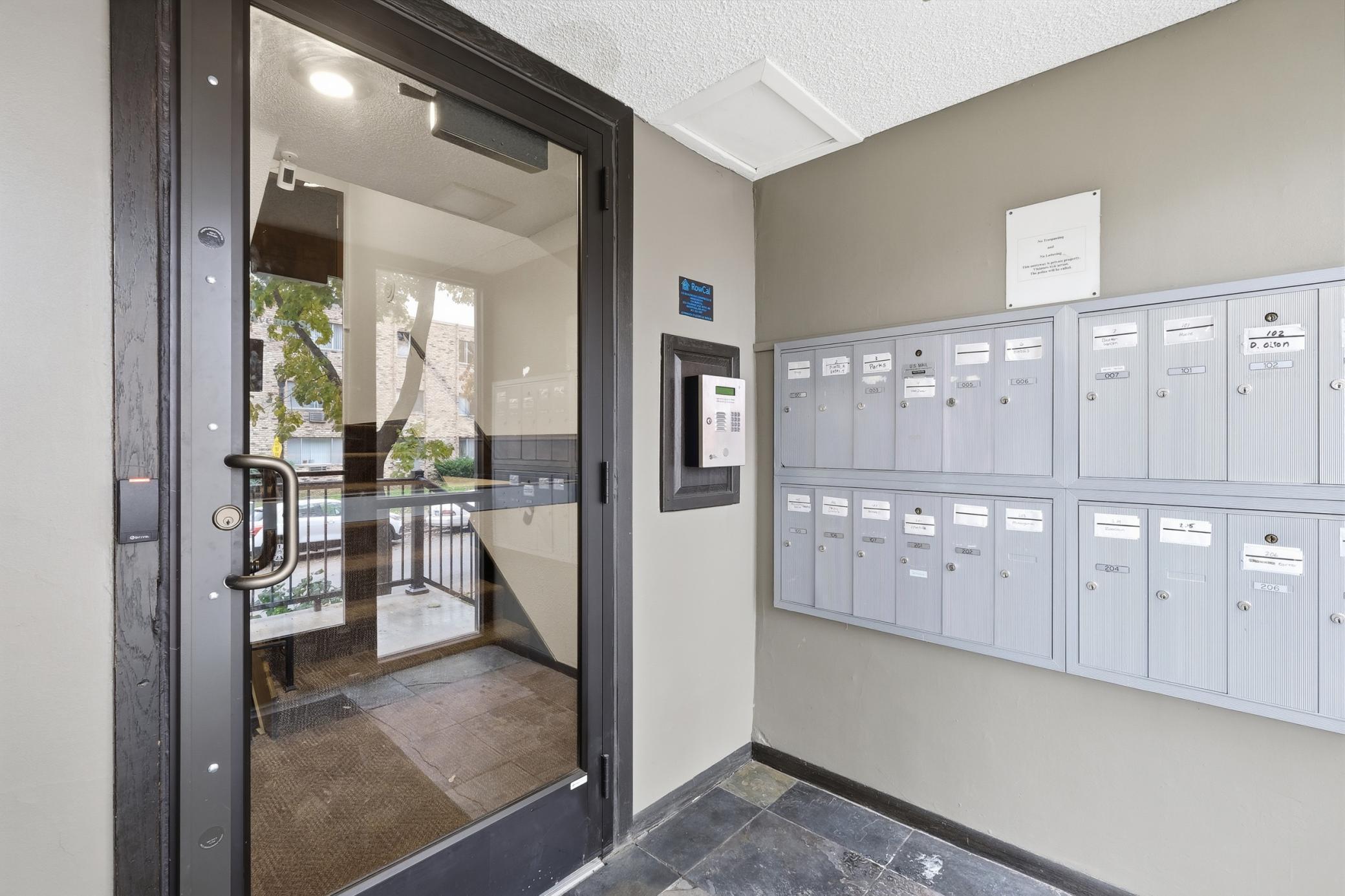 520 Ridgewood Avenue, Unit 107 Minneapolis, MN 55403 - Photo 16 of 18