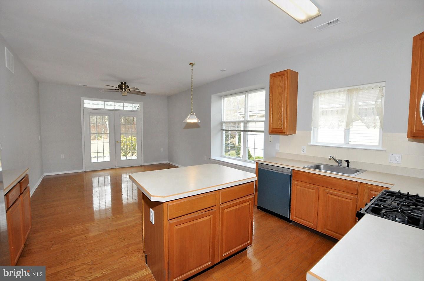 46 Mayfair Road Southampton, NJ 08088 - Photo 7 of 33 Gallery Image 7