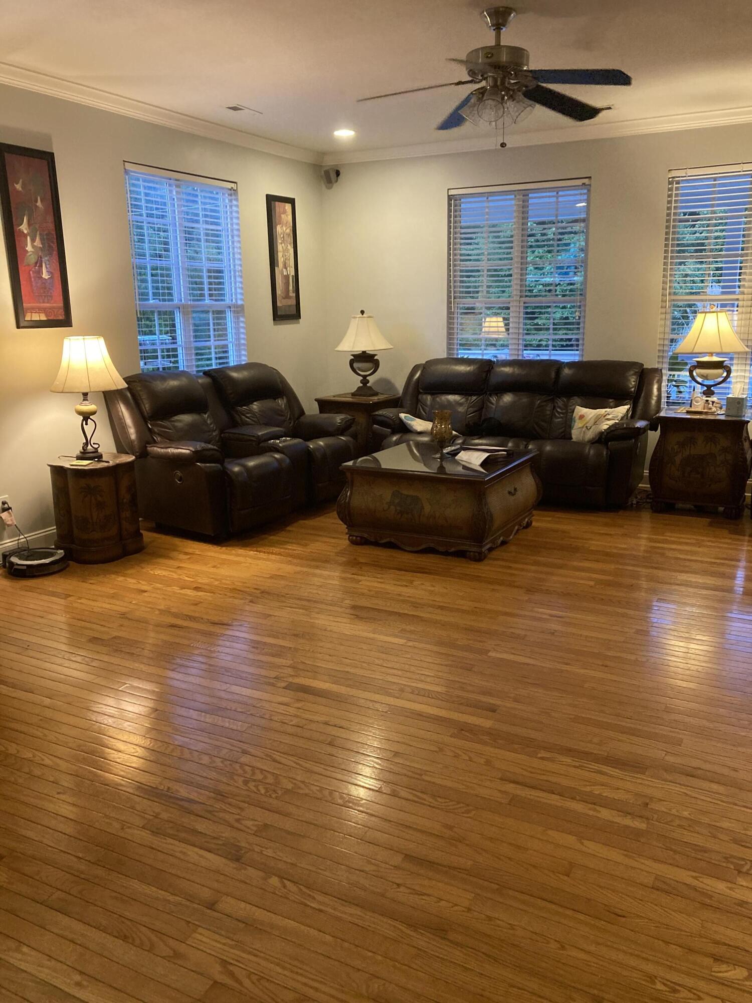 121 Carson Place Clinton, TN 37716 - Photo 2 of 39 living room