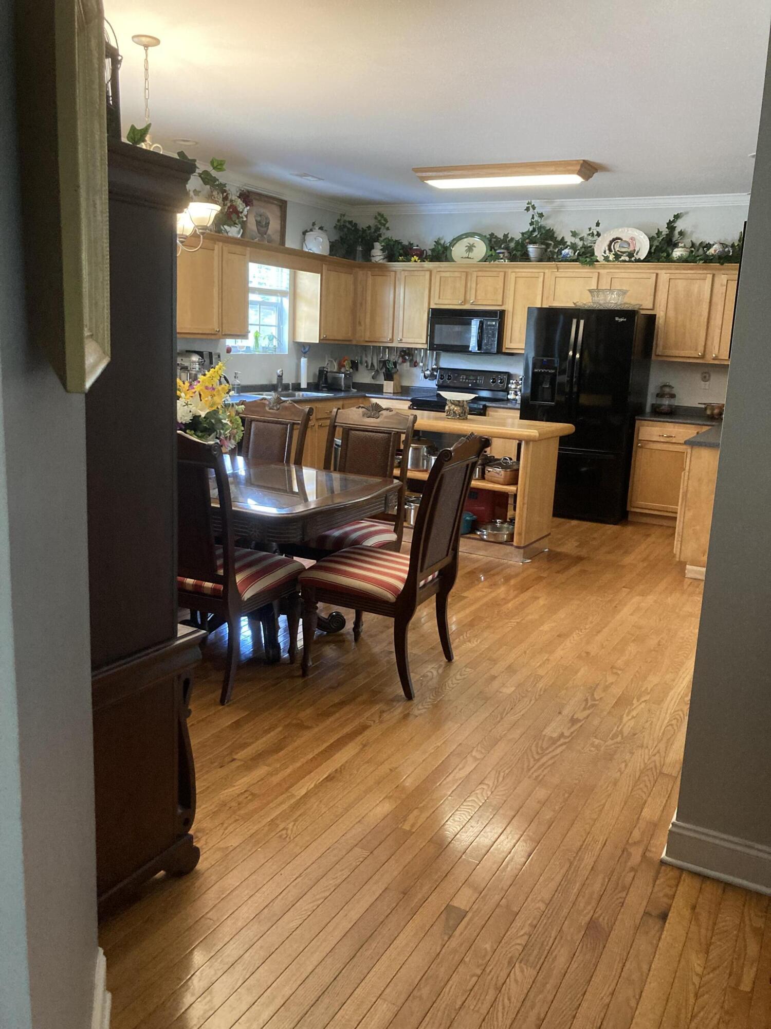 121 Carson Place Clinton, TN 37716 - Photo 15 of 39 Kitchen