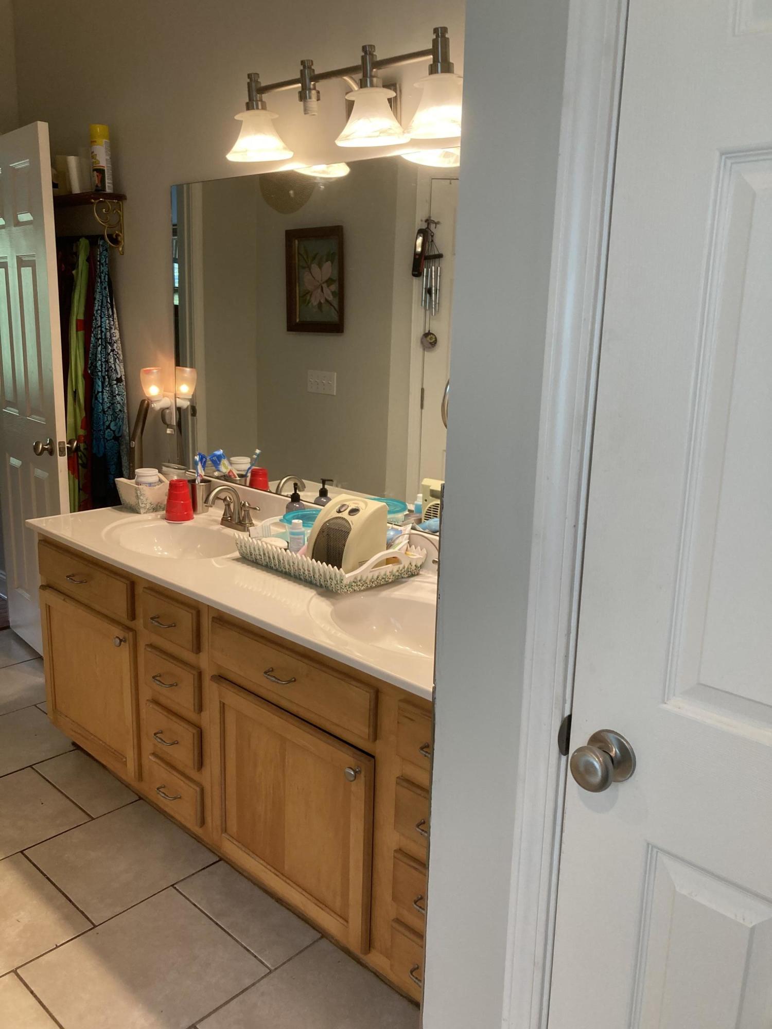 121 Carson Place Clinton, TN 37716 - Photo 30 of 39 Upstair Bath