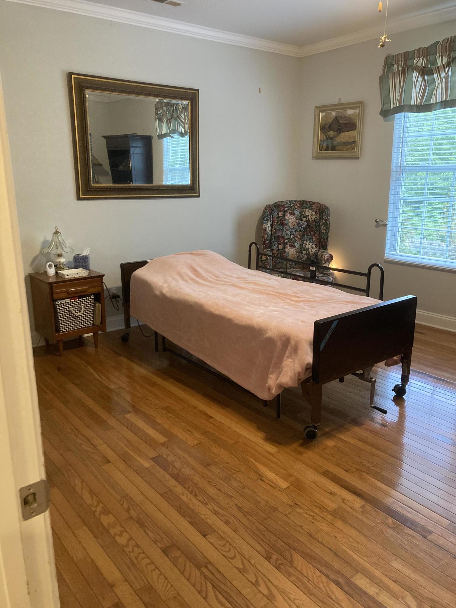 121 Carson Place Clinton, TN 37716 - Photo 32 of 39 Master Bedroom