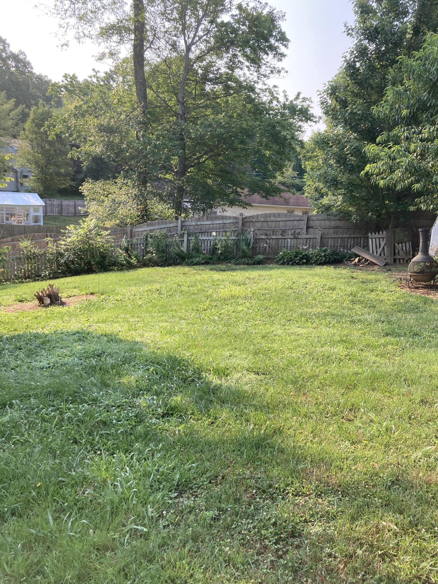121 Carson Place Clinton, TN 37716 - Photo 39 of 39 IMG_0427