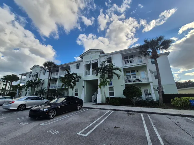 $2,200 | 3605 High Ridge Road, Unit 302, Boynton Beach, FL 33426