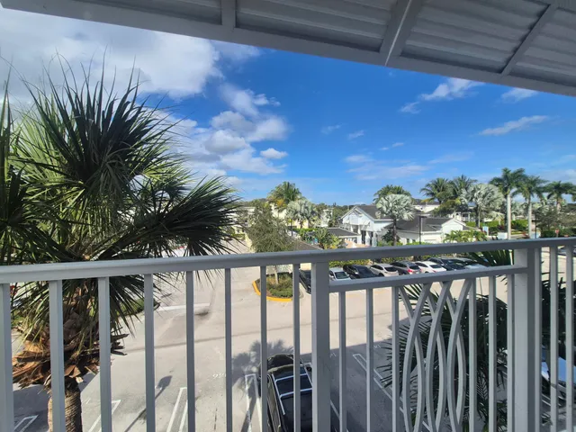 $2,200 | 3605 High Ridge Road, Unit 302, Boynton Beach, FL 33426