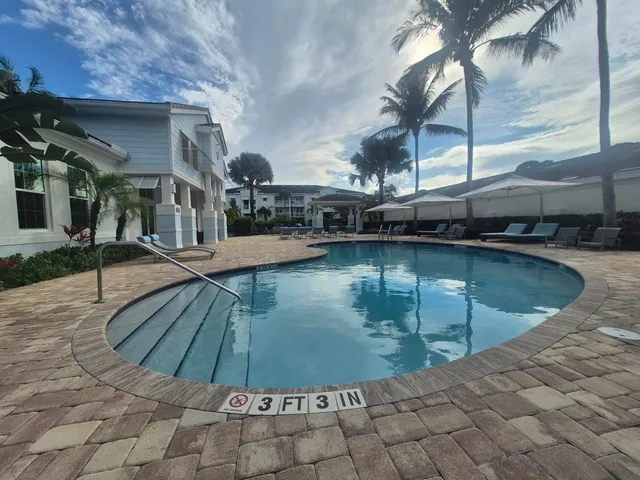 $2,200 | 3605 High Ridge Road, Unit 302, Boynton Beach, FL 33426