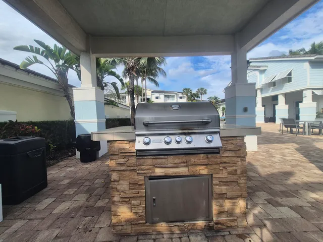 $2,200 | 3605 High Ridge Road, Unit 302, Boynton Beach, FL 33426